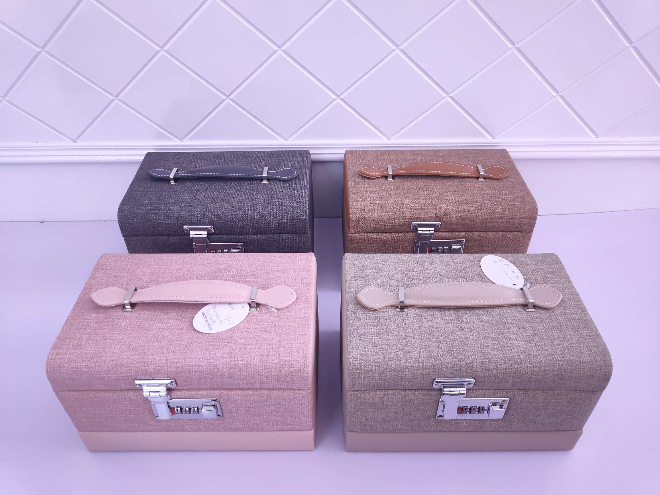 Jinqi Factory Direct sales of high-end jewelry boxes, necklaces, earrings, rings and jewelry storage boxes YM148 undefined