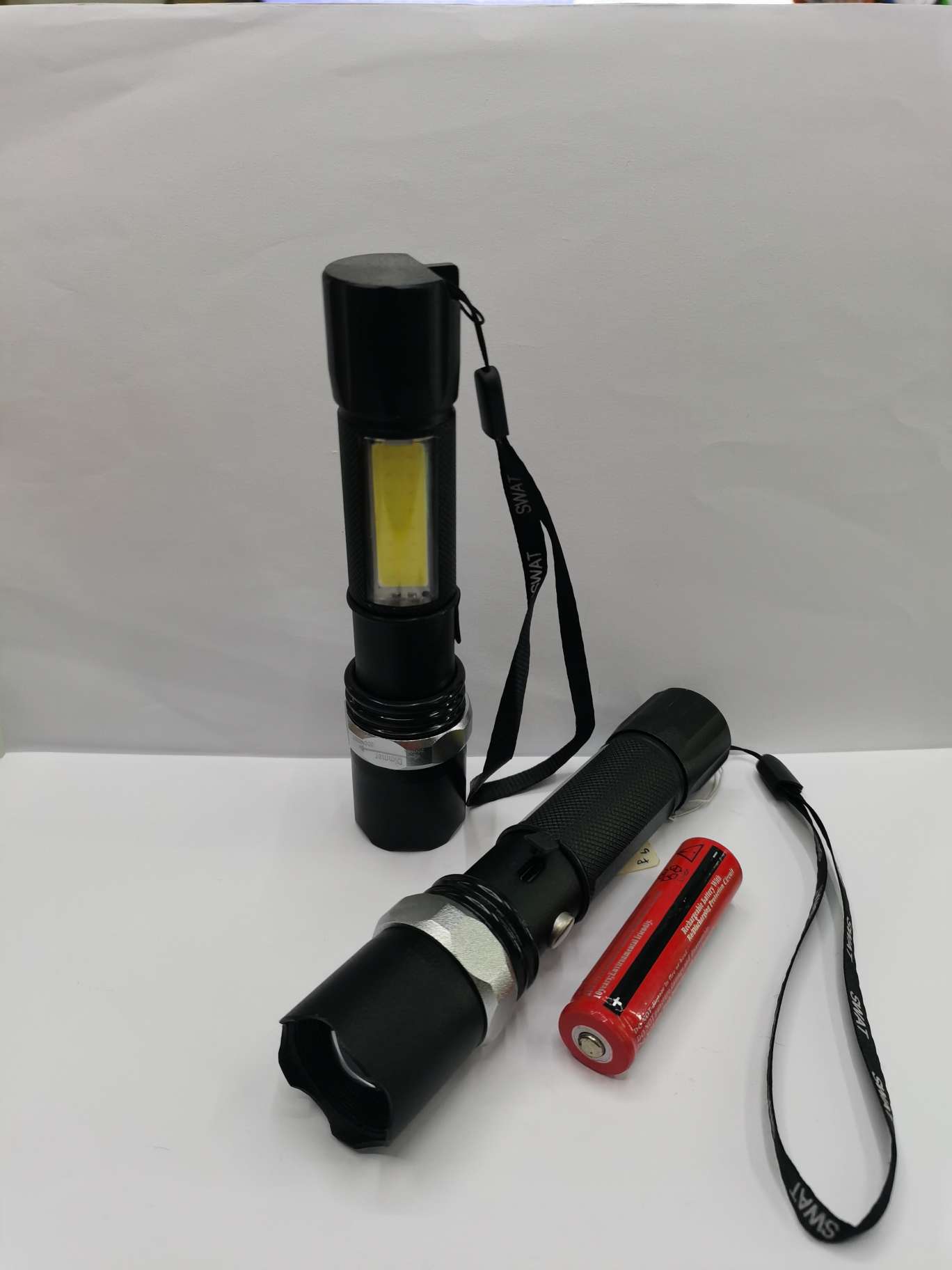 新款COB手电筒，USB充电灯，小电筒，户外照明灯图