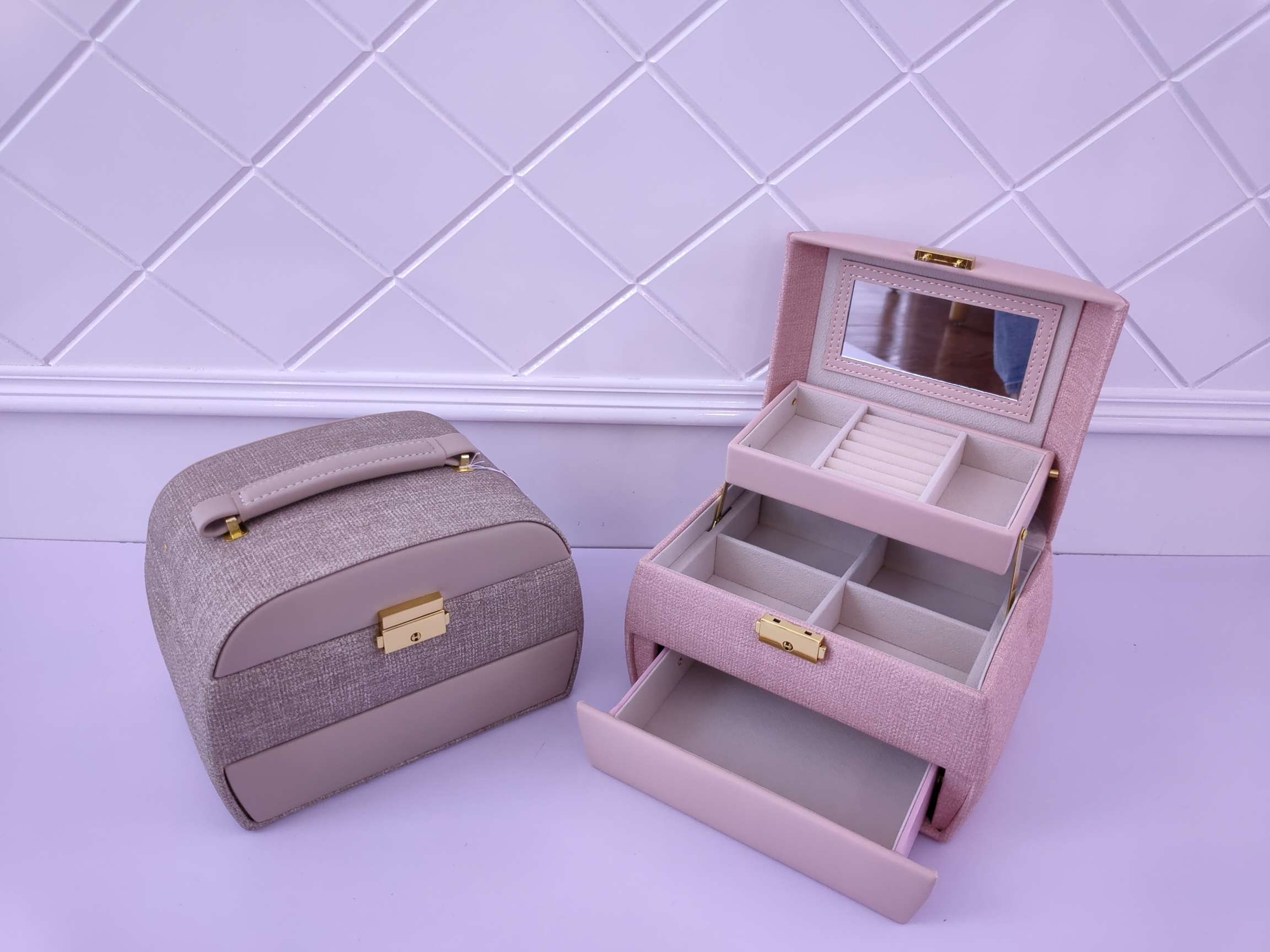 Jinqi Jewelry Box European High Leather Stud Ring Necklace Jewelry Box Accessory Display Box 2020 New Product YM058 undefined