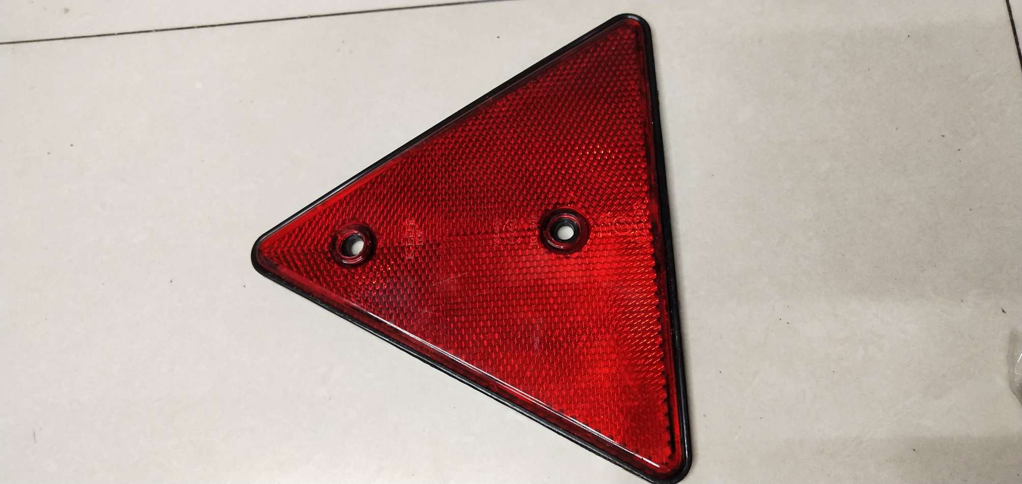 Automobile, Truck Triangle Return Reflector, This Product Through The European E-Mark Certification, The United States Dot-2 Certification, Quality Assurance Specification drawing