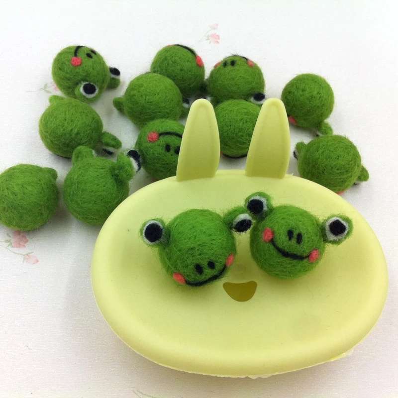 Wool felt frog, pure handmade DIY jewelry, children's headwear accessories, hair rope, hair band, decorative materials