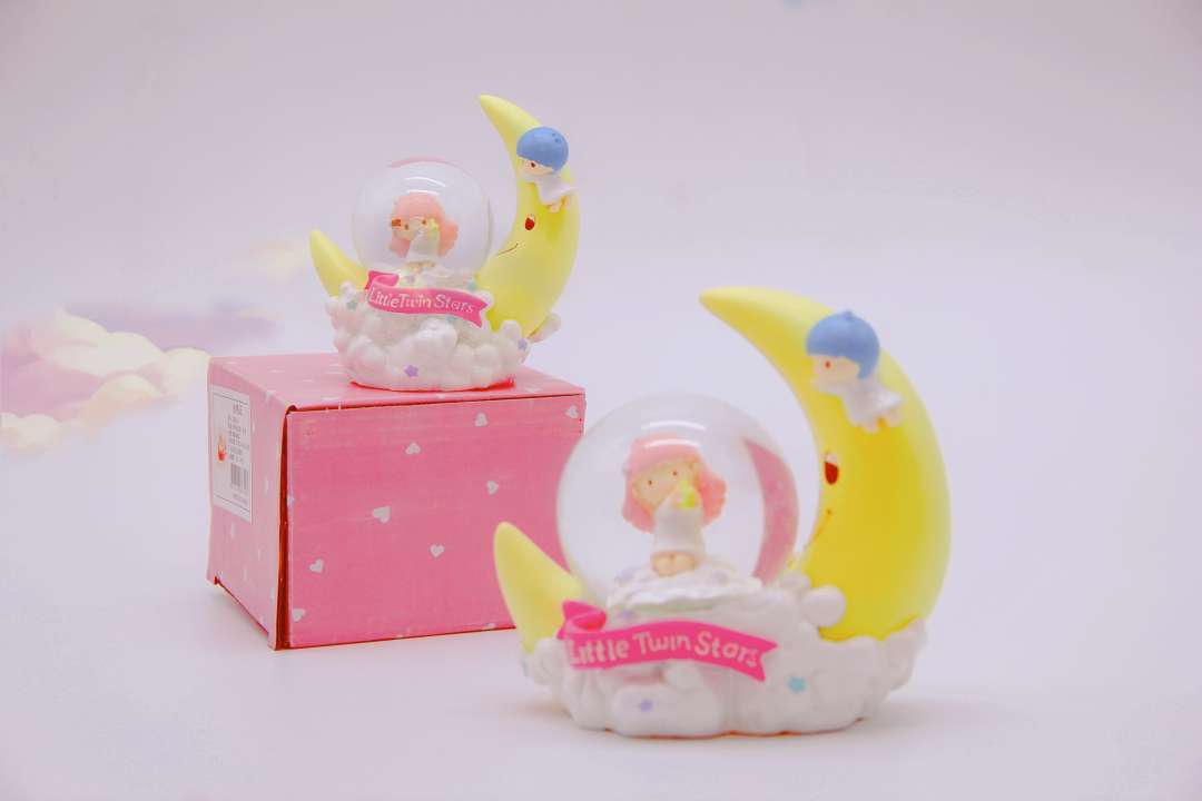 Creative cartoon character crystal ball, resin craft gift, birthday gift with hand thumbnail