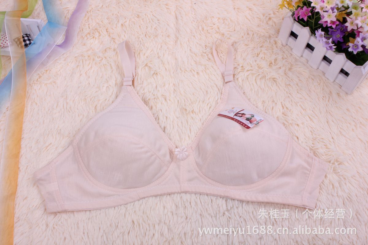 Breastfeeding Bra Manufacturers Direct Sales Yiwu Bra Solid Color Can Be Detachable After The Double Breasted Gathering Yiwu Bra Application Scenario