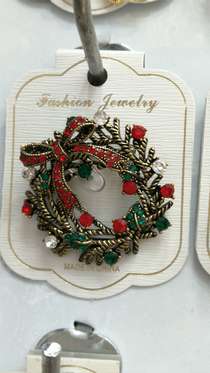 05 Brooch
