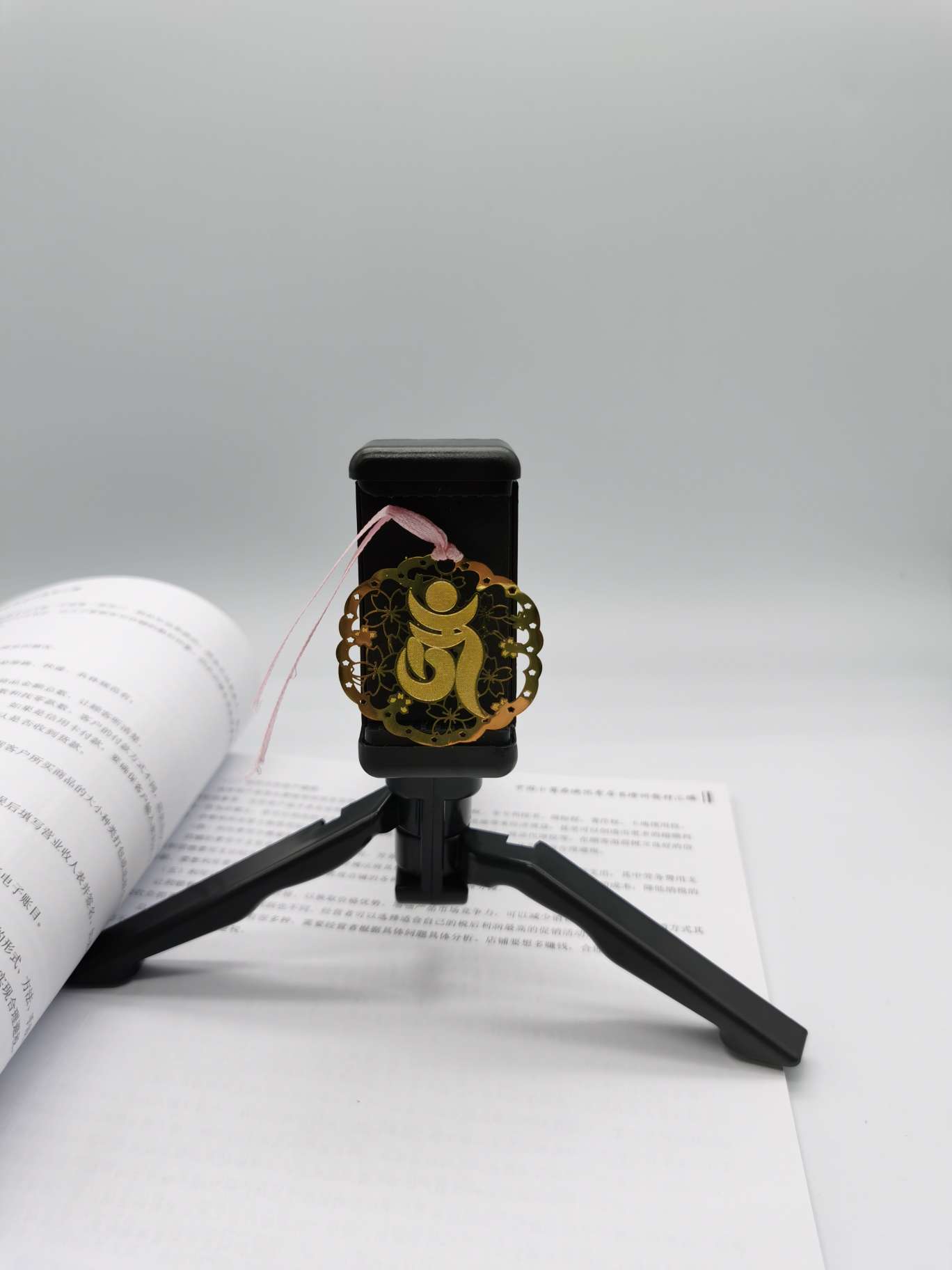 Metal bookmarks, Bodhidharma bookmarks, lotus Buddha bookmarks Application Scenario