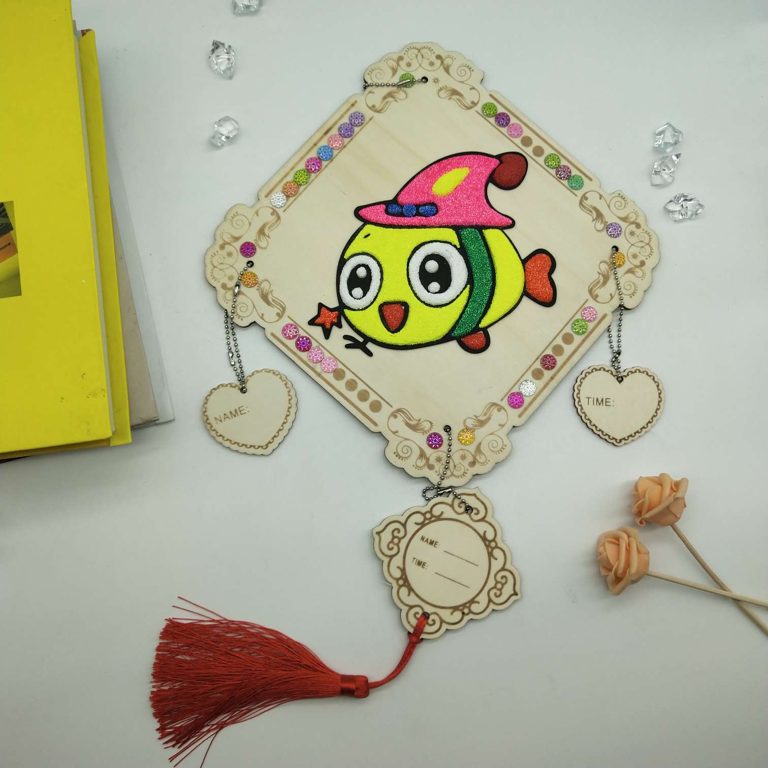 The ingredients for the eco-friendly wooden Chinese knot snowflake mud board painting are good Application Scenario
