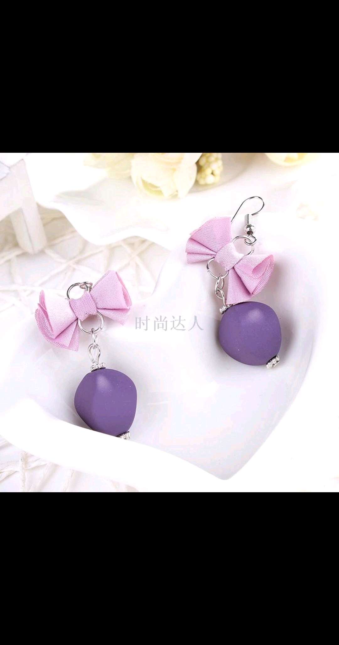 European and American style personalized earrings are popular cross-border e-commerce accessories Application Scenario