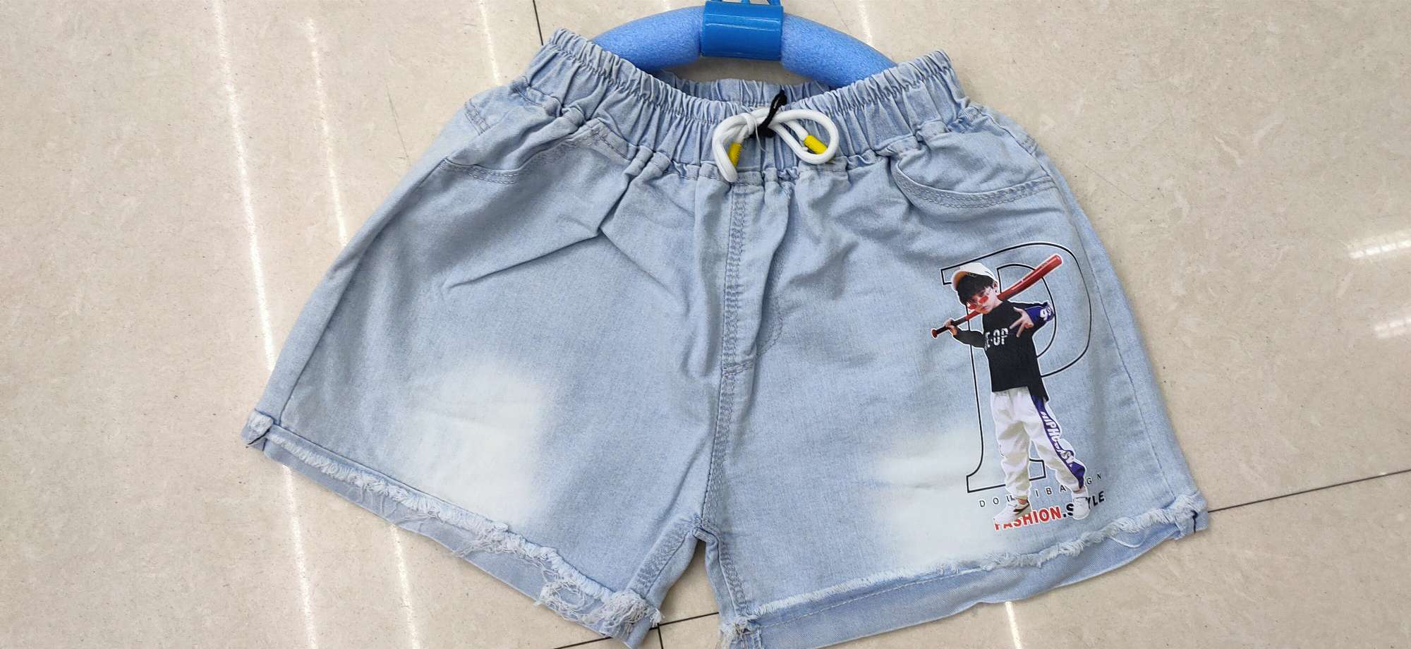 儿童牛仔裙实物图