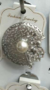 03 Brooch