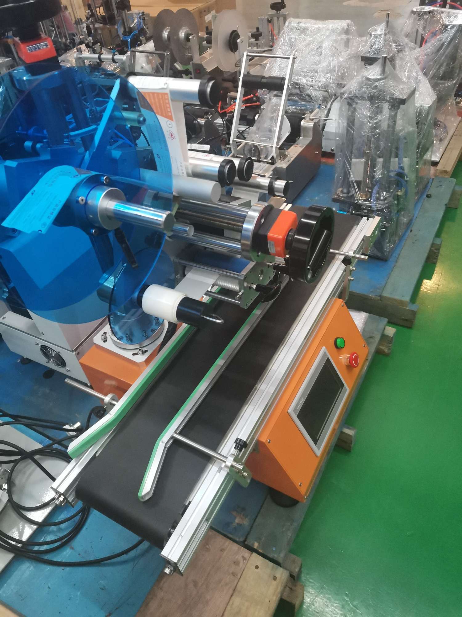 Hengkai Packaging Machinery offers fully automatic small flat surface labeling machines with high quality, low prices and honest operation Application Scenario