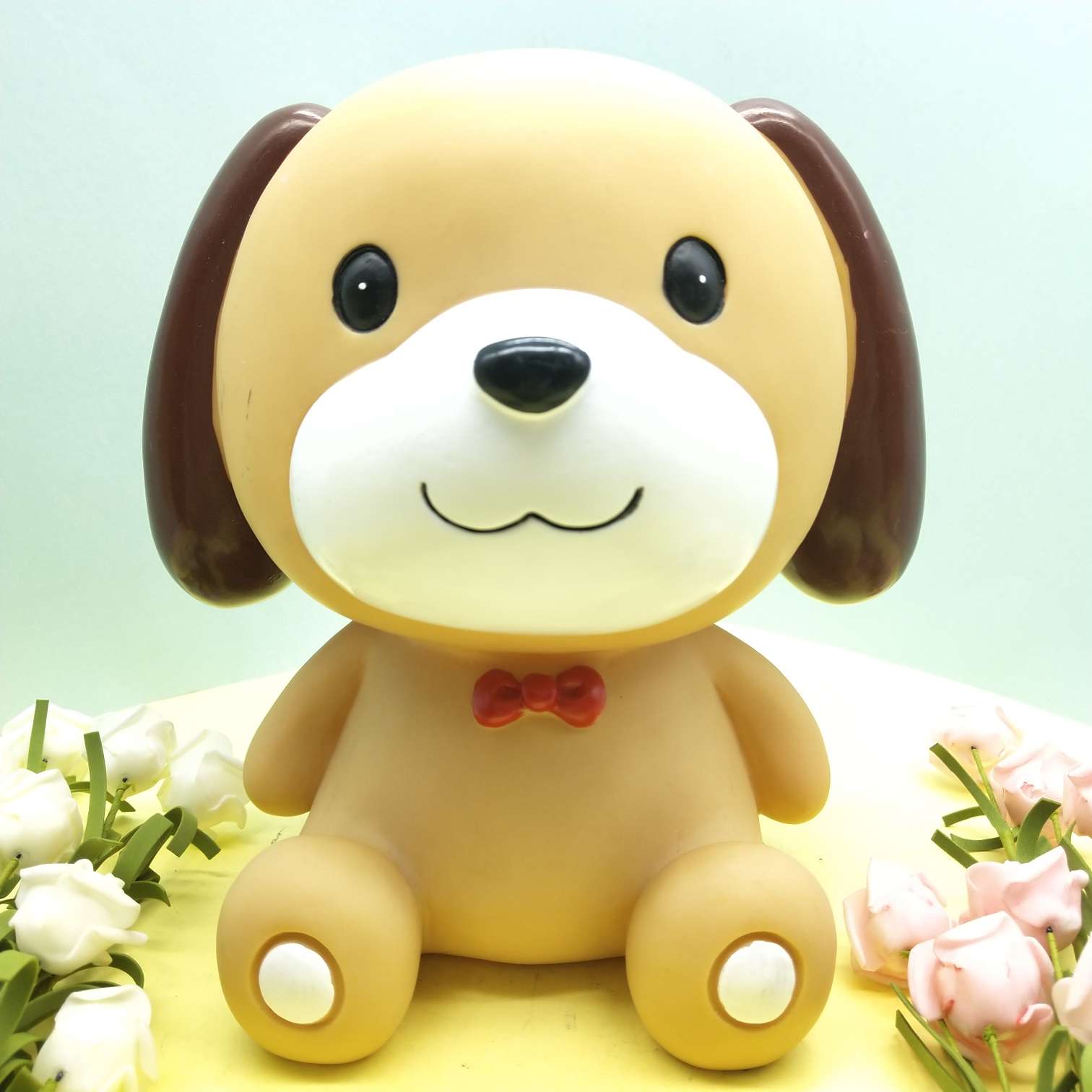 Wholesale factory direct sales of extra-large rubber piggy banks and white body painted gypsum dolls