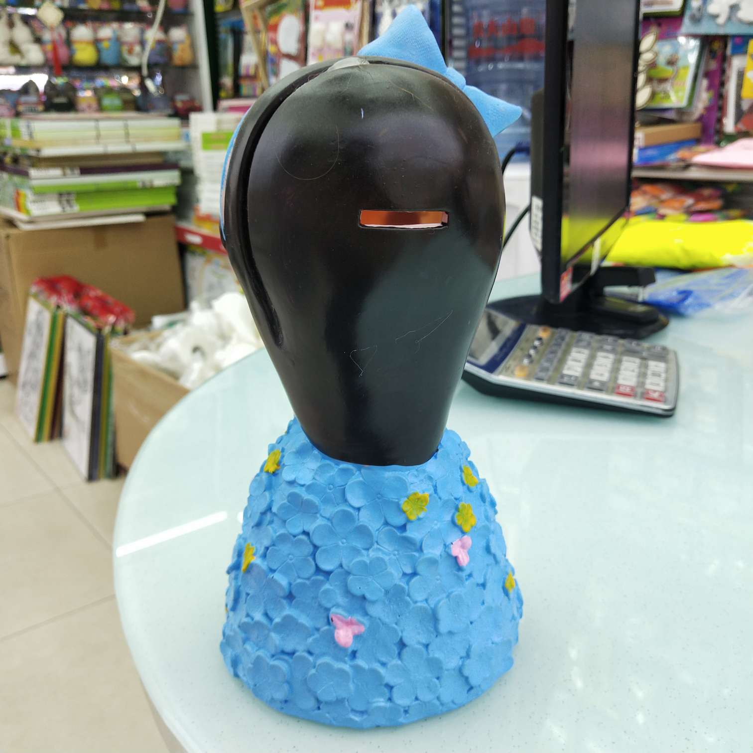 Wholesale factory direct sales of large vinyl doll piggy bank white body painted toys Application Scenario
