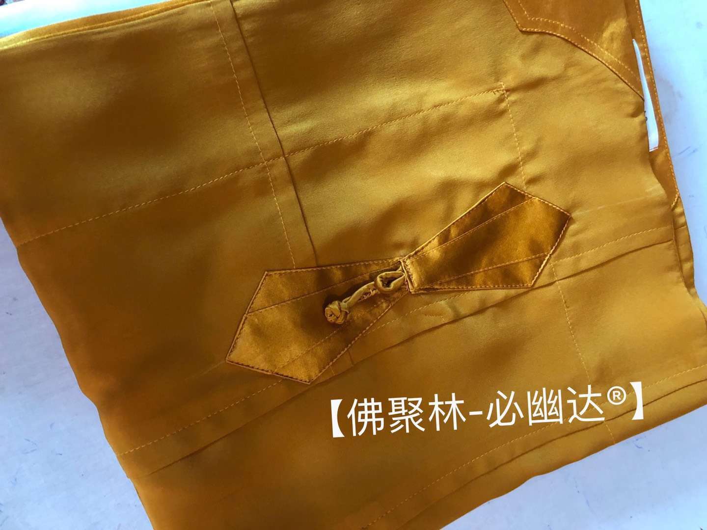 琥珀色100%桑蚕丝祖衣细节图