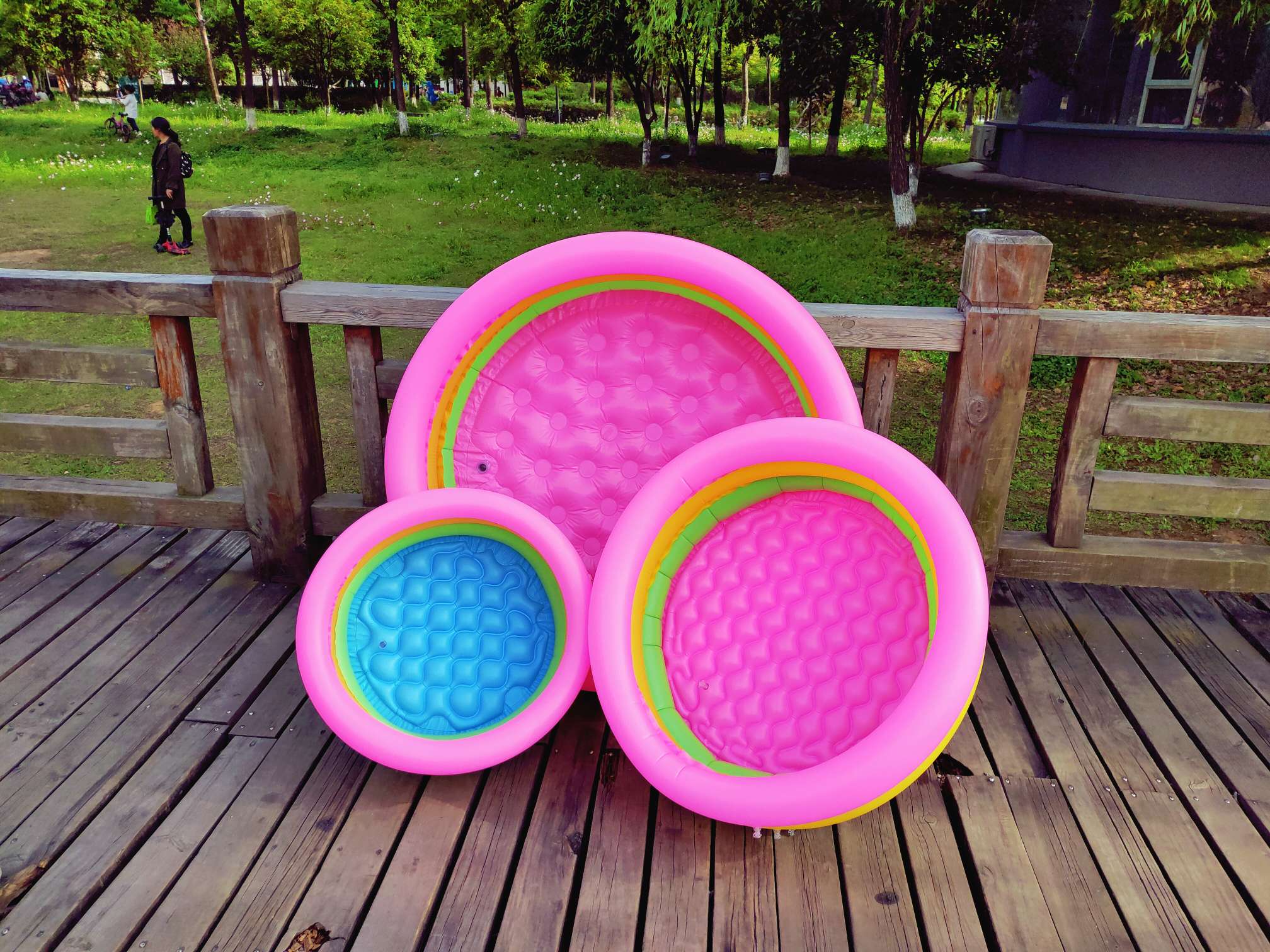 Hongyu Factory Direct sales: 60 three-ring rainbow water pool, inflatable children's swimming pool, household sandpit, outdoor water play pool undefined