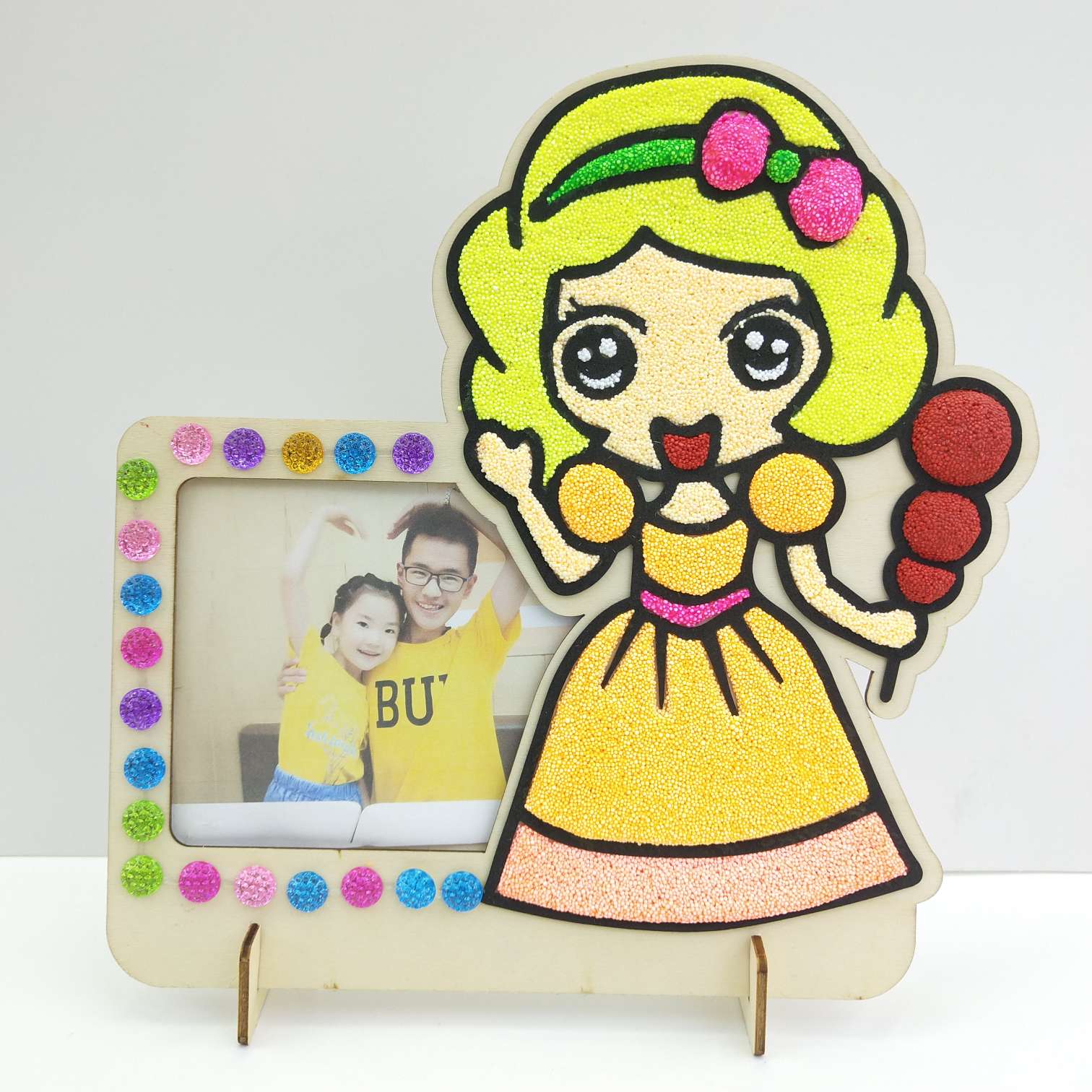 Direct sales from the manufacturer of eco-friendly wooden photo frames and snowflake clay paintings undefined