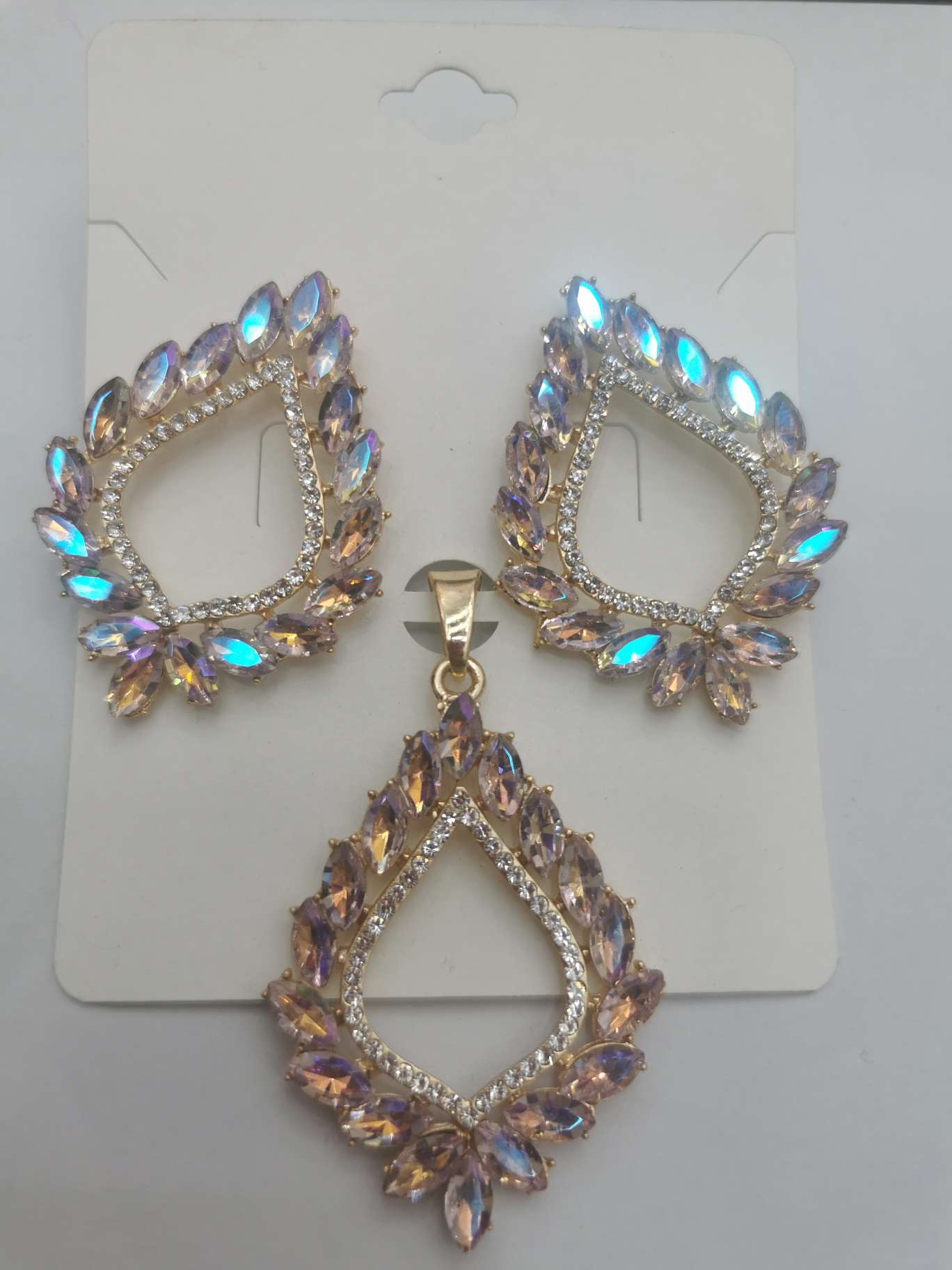 Earrings + pendant thumbnail