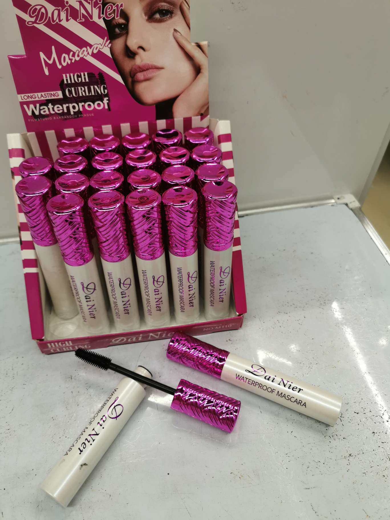 M110 Purple Cover White Tube Stretch Waterproof Curling Mascara Wholesale Item Picture