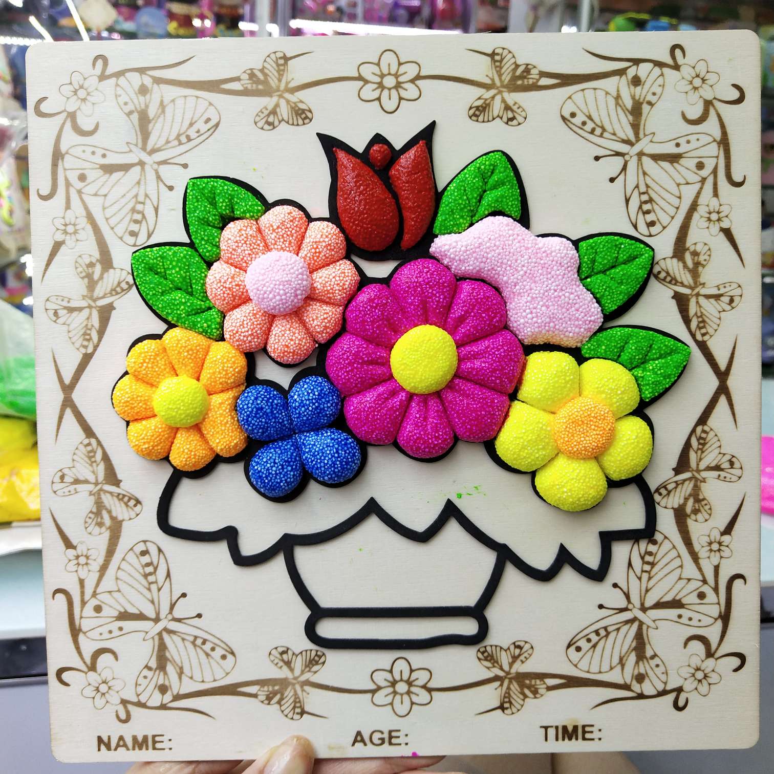 Eco-friendly magic color board snowflake clay painting children's handmade toys Application Scenario