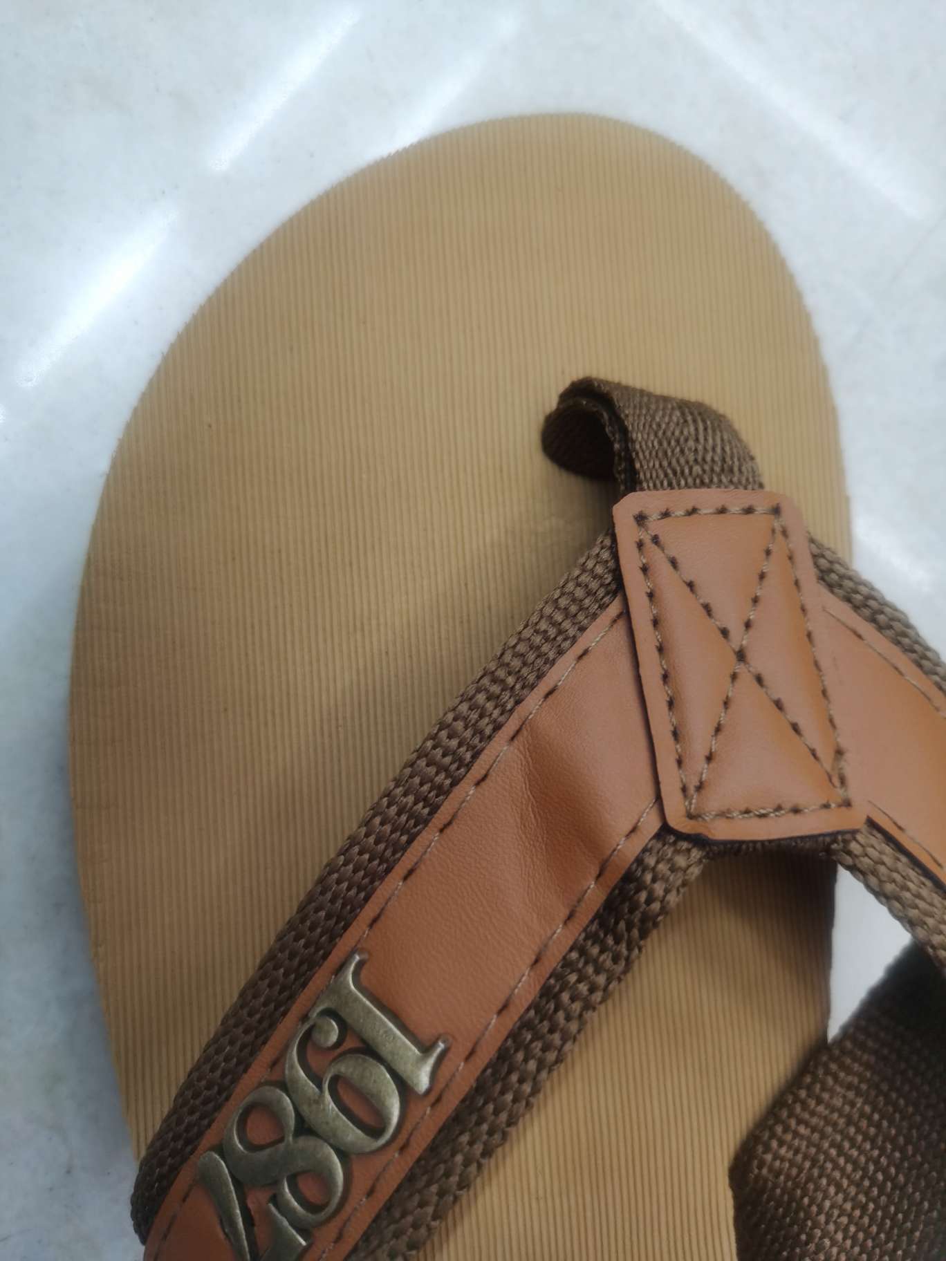 Flip-flops 1 details Picture