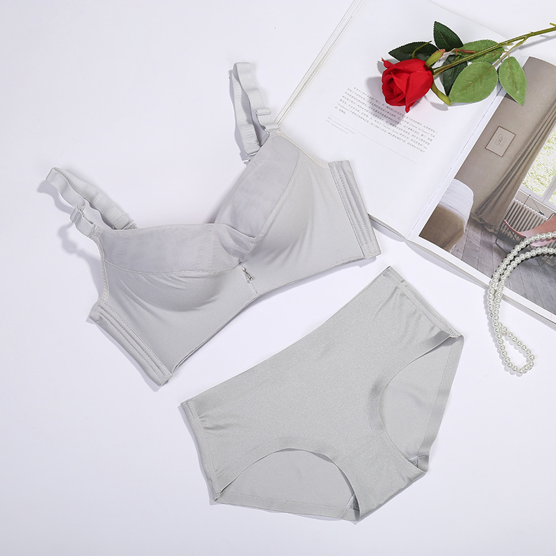Factory Direct Sales Fashion Young Women Simple Traceless Solid Color Without Steel Wire Body Shaping Bra Wicking Sweat undefined