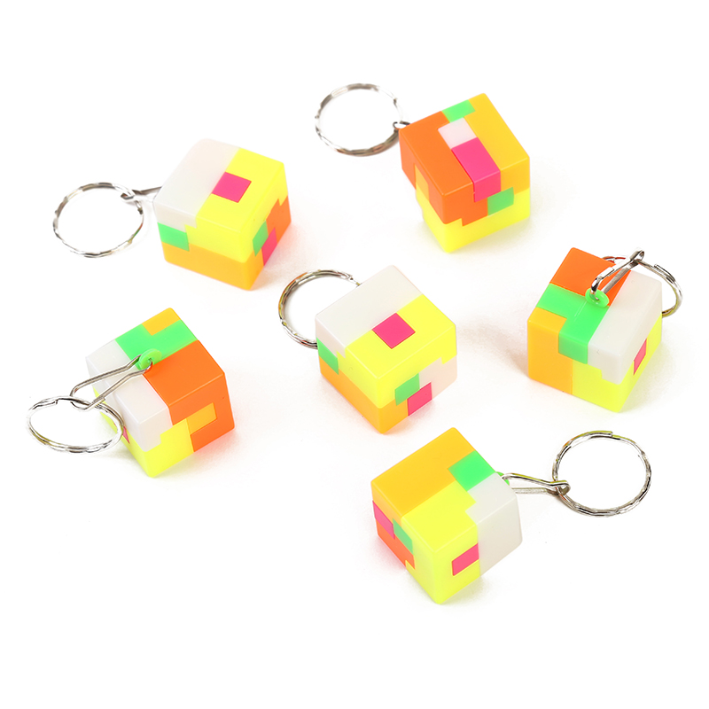 夜市地摊小玩具 一元小玩具食品赠送小玩具 智力玩具拼装魔方