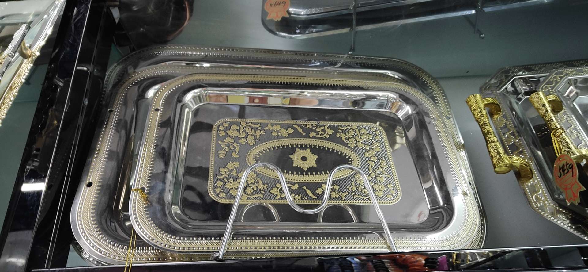 金属托盘