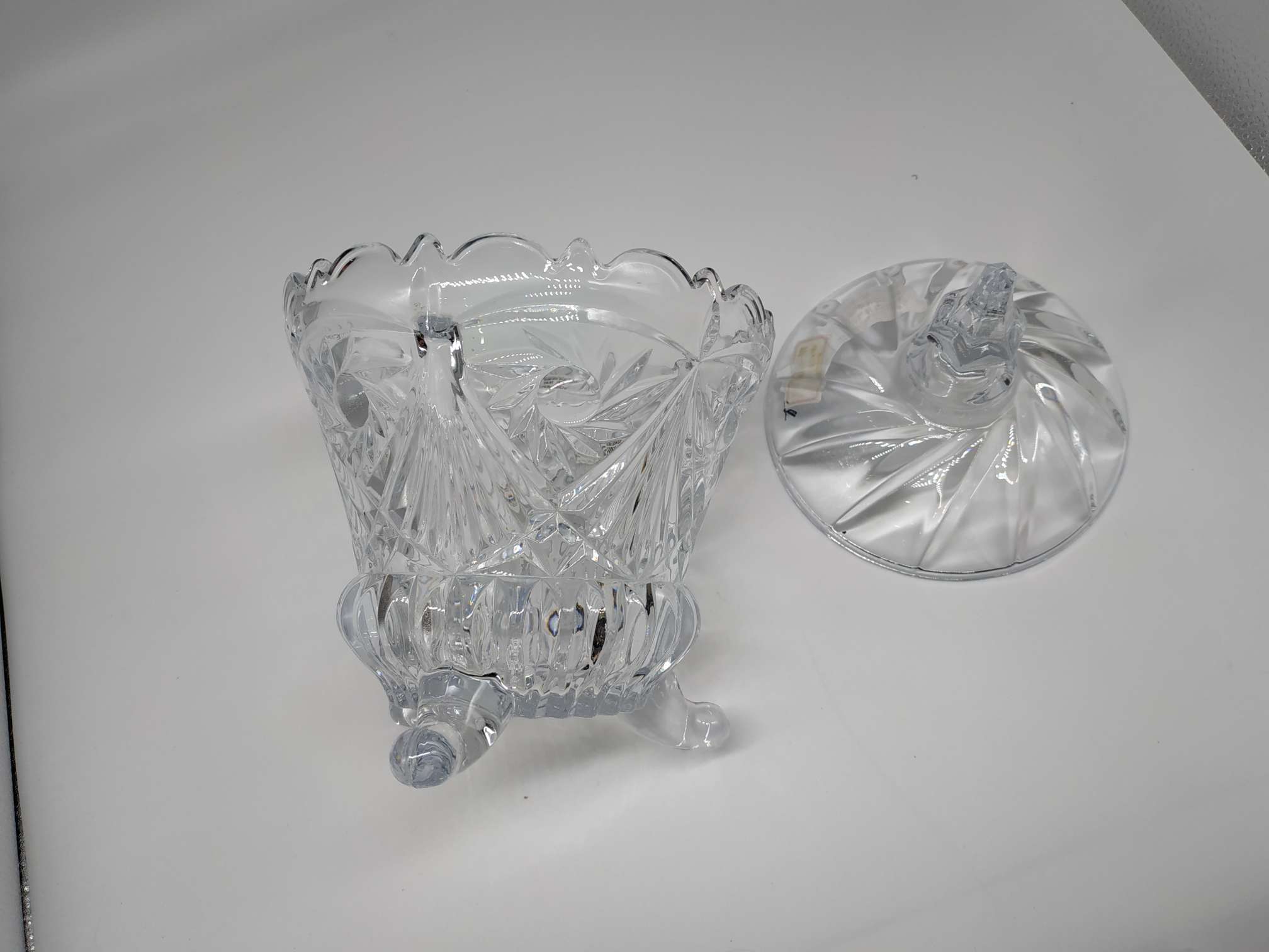 Yiwu Good Goods Huida Glass 17.5*24Cm Sun Flower Sugar Jar Sealed Jar, Arts And Crafts Gifts Application Scenario
