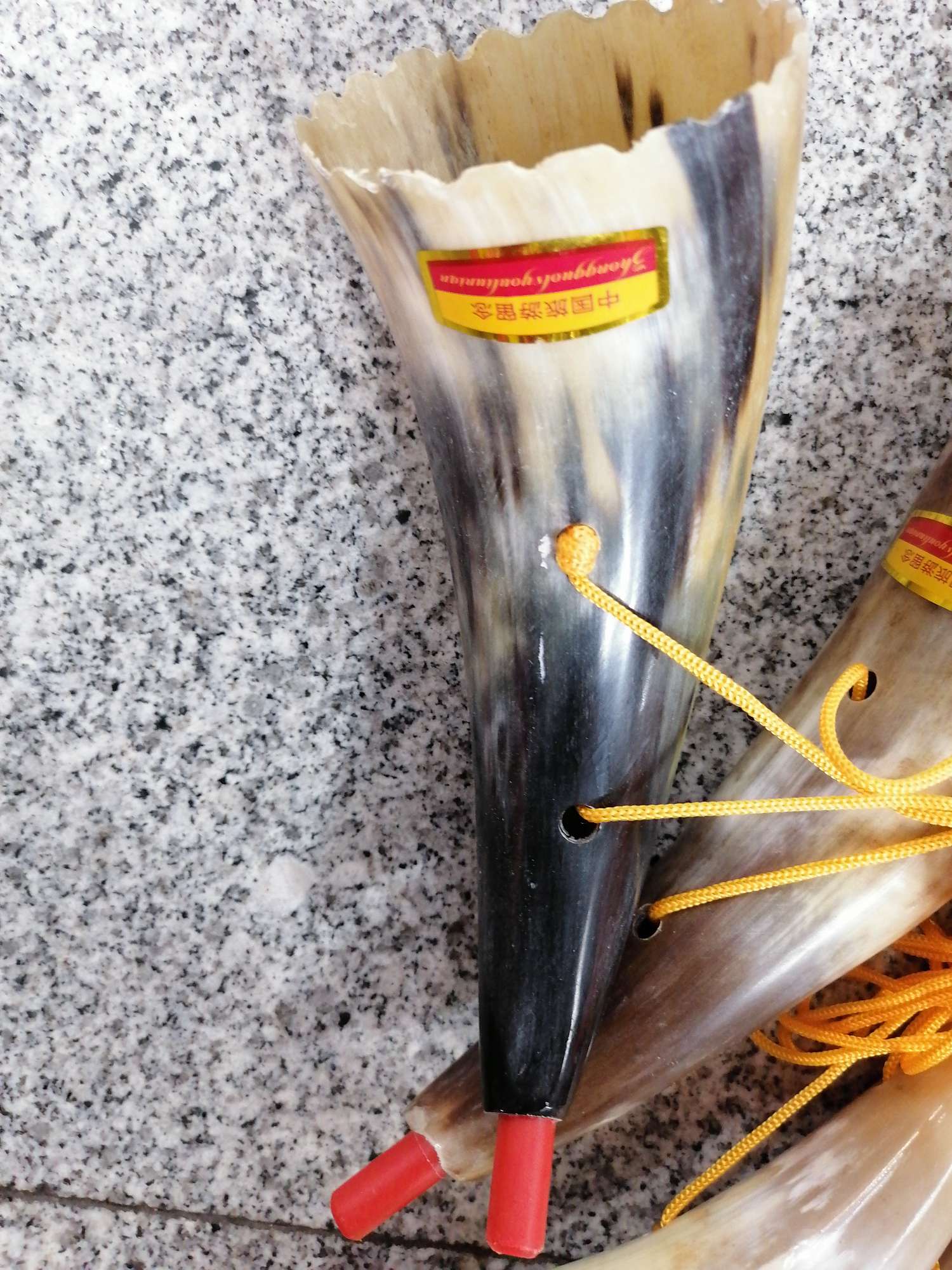 中号牛角吹