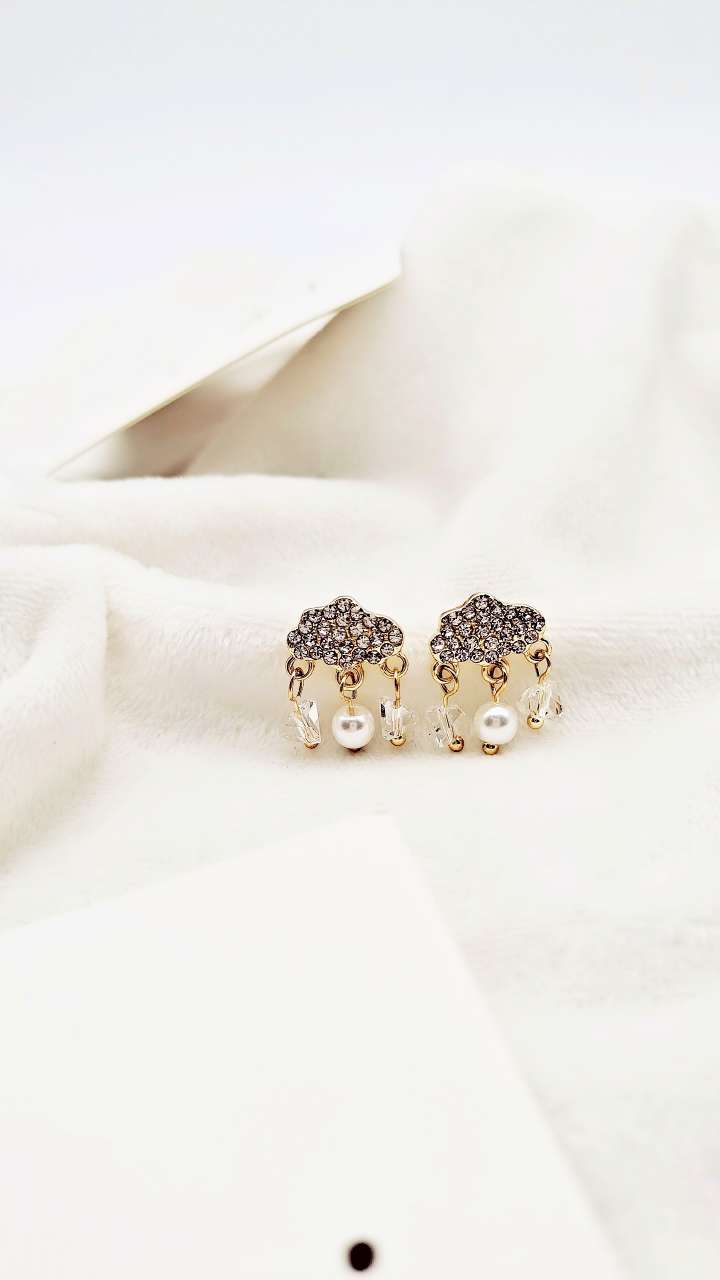 S925 Silver Needle South Korea Dongdaemun Cloud Fringe shaped pearl earring Girl jewelry Crystal pendant earrings stud girl