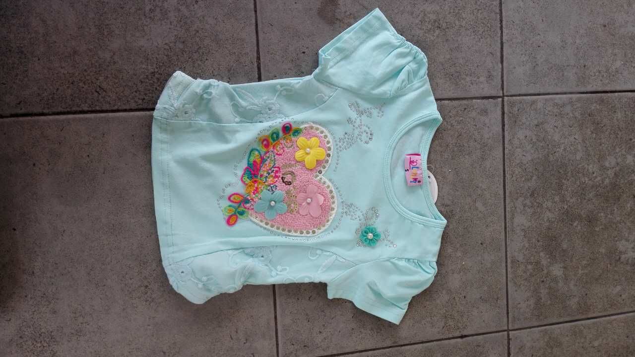 Girls T-shirt thumbnail
