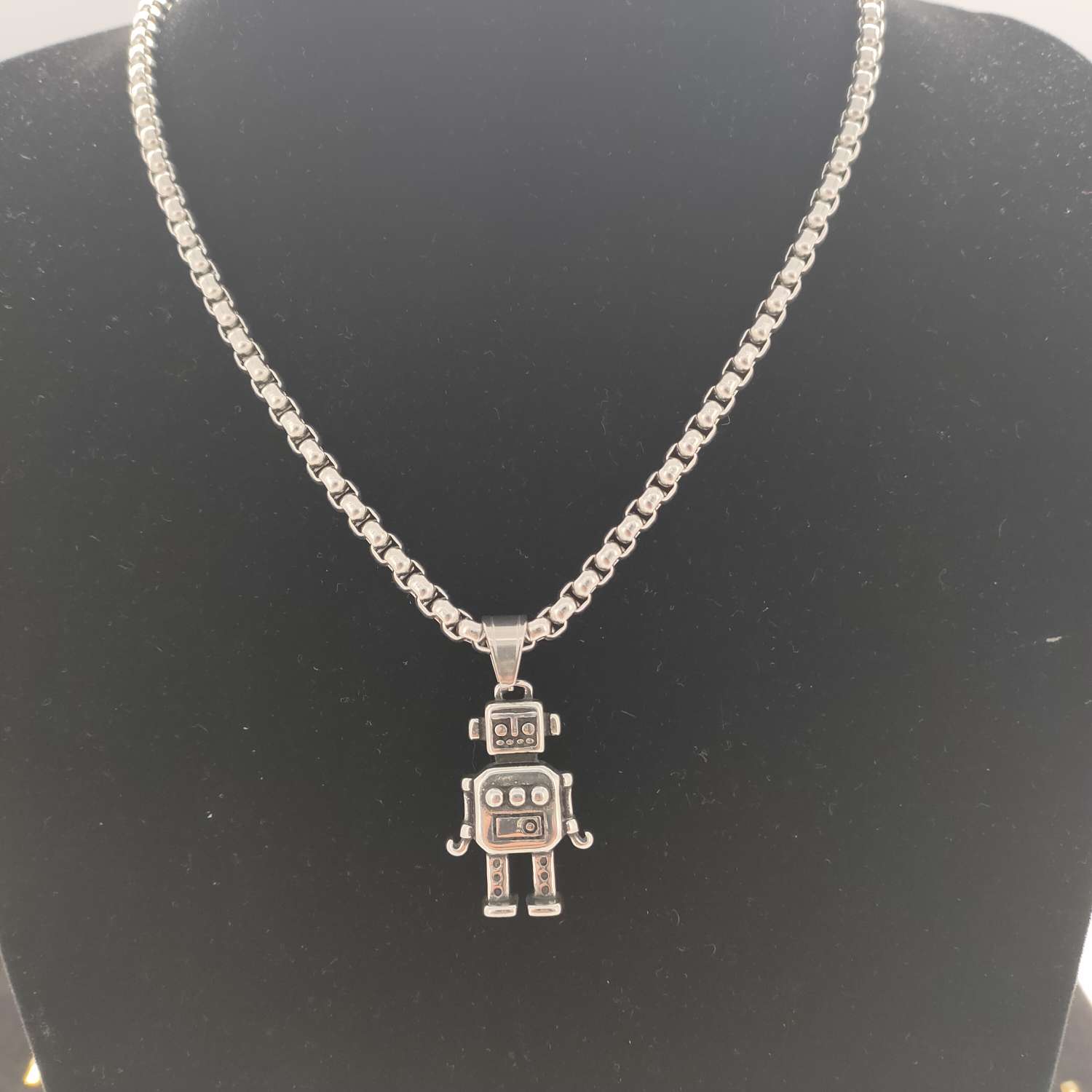 Square Pearl Necklace And Robot Pendant