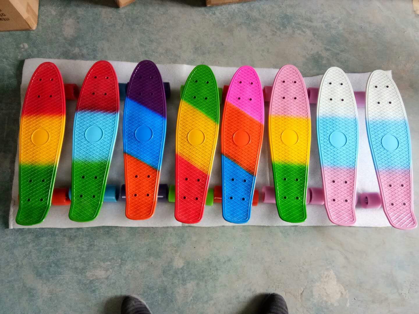 三色小鱼板滑板香蕉板成人儿童四轮滑板车初学者青少年刷街公路板图