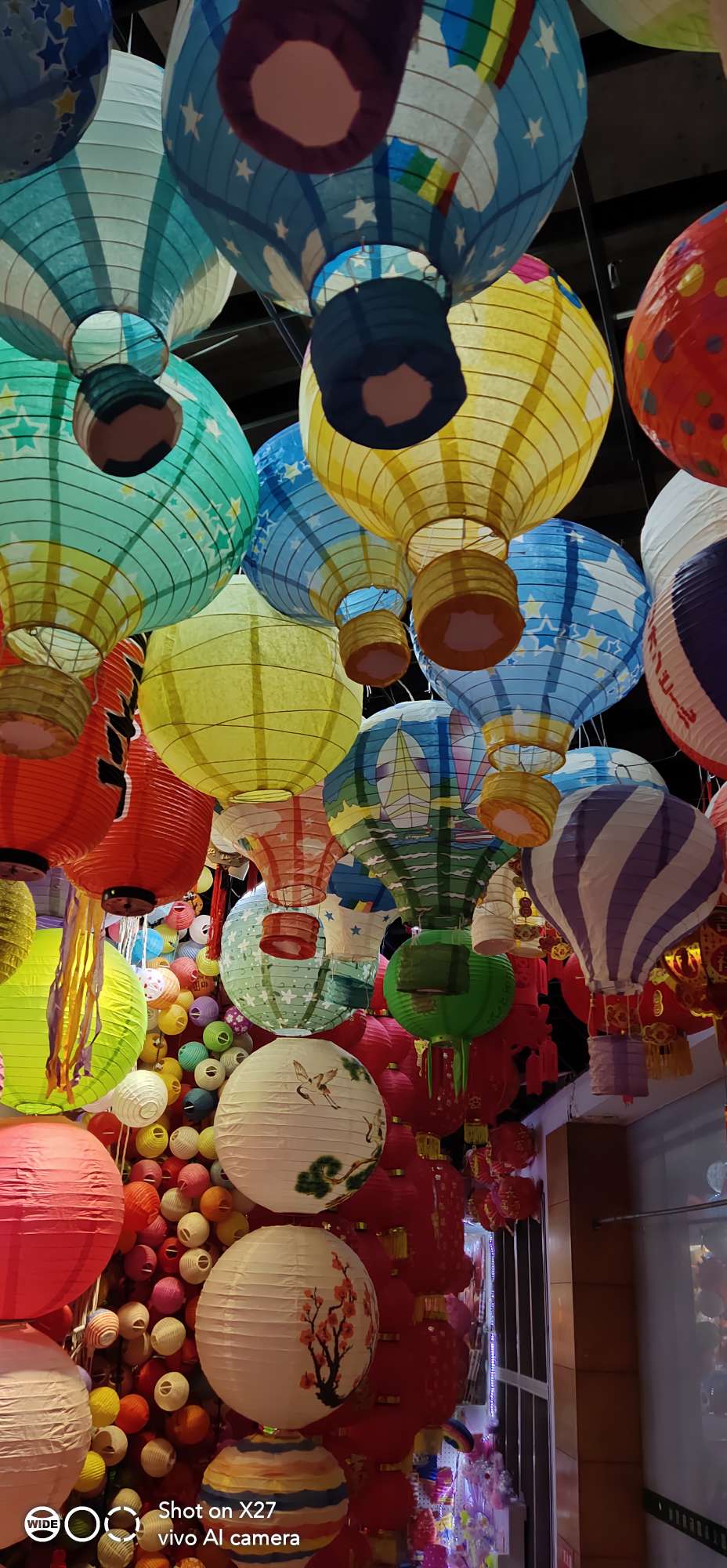 Hot air balloon-shaped lanterns, all sizes can be customized