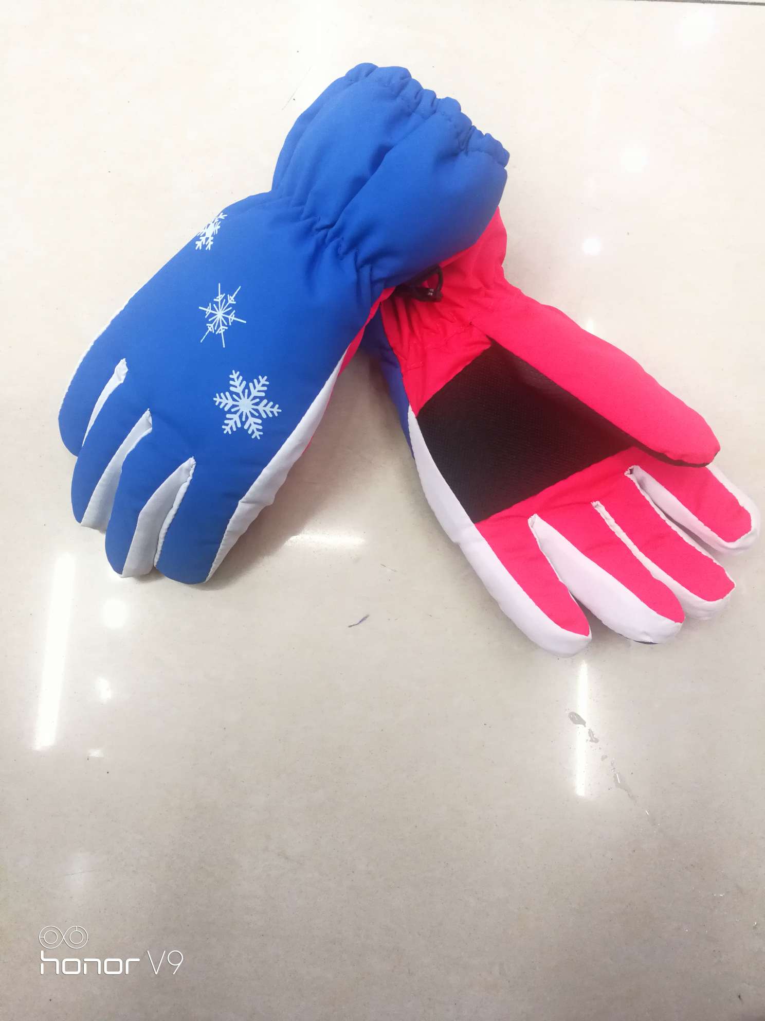 滑雪手套成人儿童防水加厚单板男女小童登山骑行冬季保暖玩雪