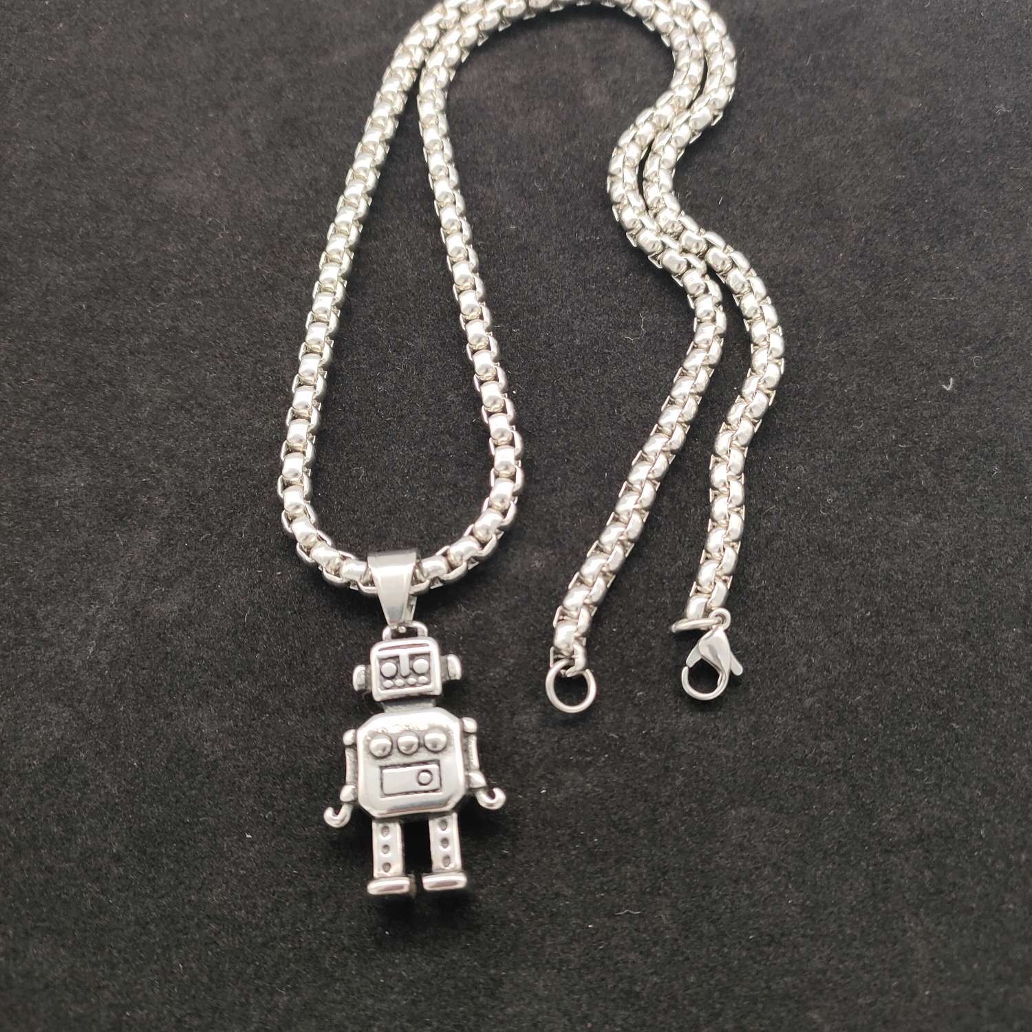 Square Pearl Necklace And Robot Pendant Specification drawing