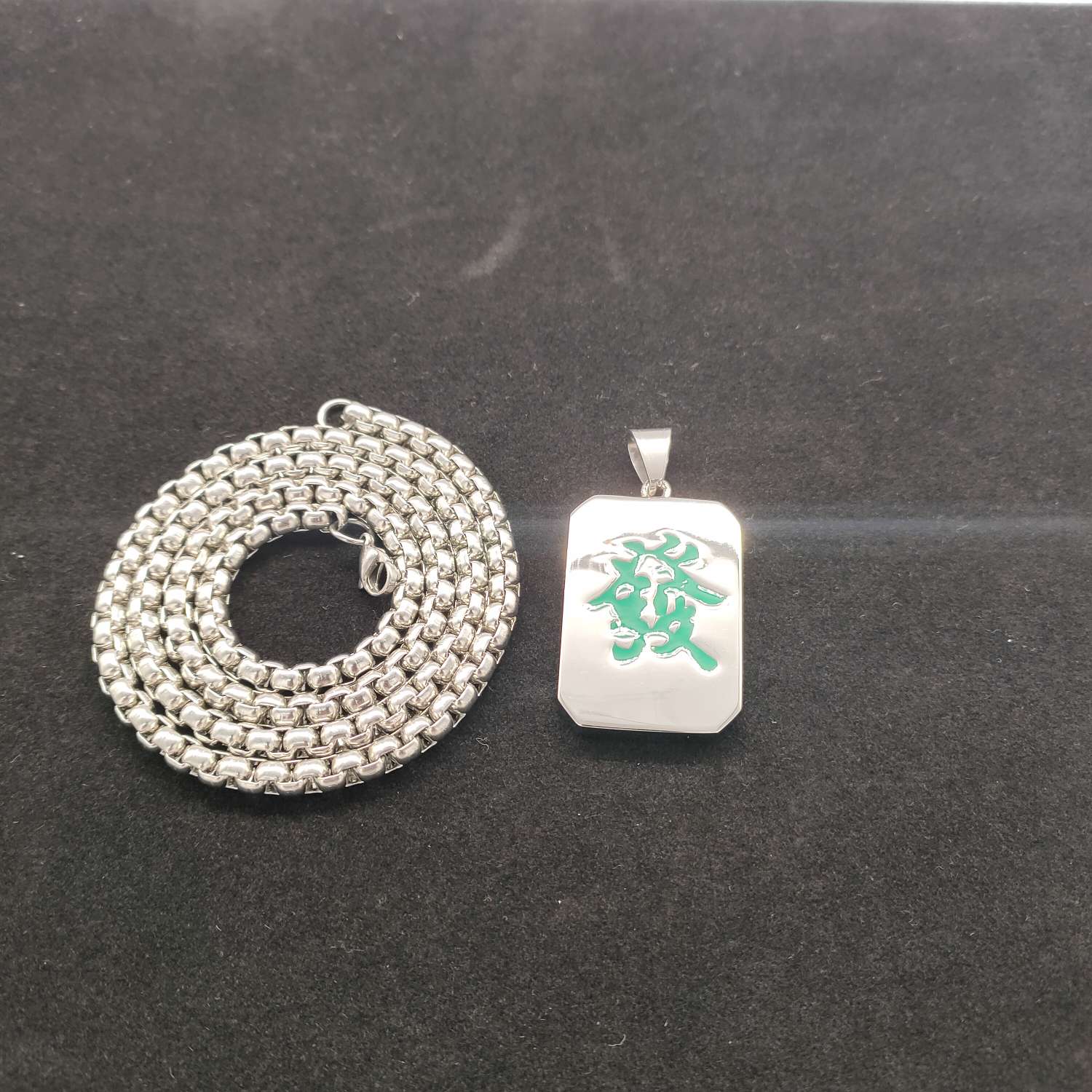 Square Pearl Necklace With Rich Red Pendant details Picture