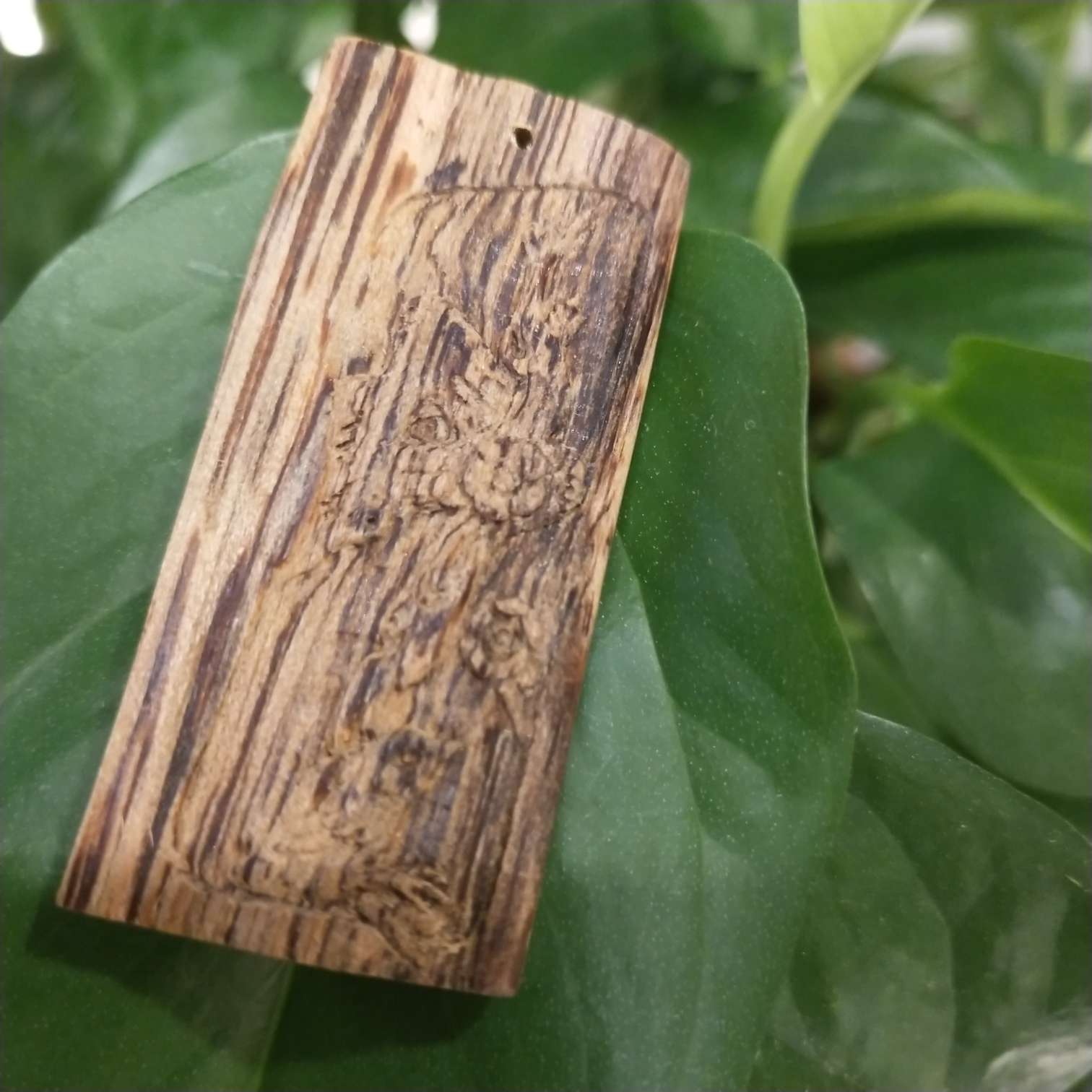 Agarwood Relief Pendant 1 details Picture