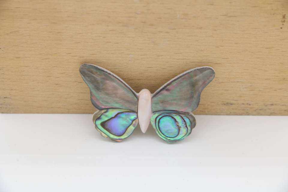 European and American retro personality natural abalone shell brooch butterfly brooch thumbnail