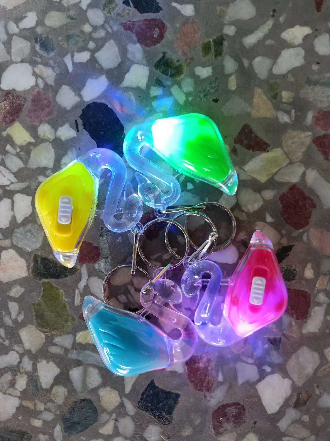 天鹅钥匙扣发光天鹅造型钥匙扣地摊赠品详情图6