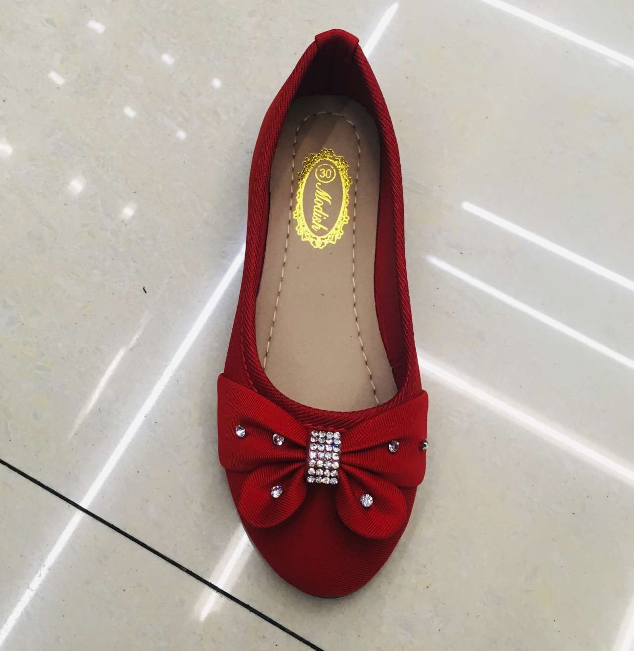 Ladies' fashionable red low-heeled leather shoes Specification image