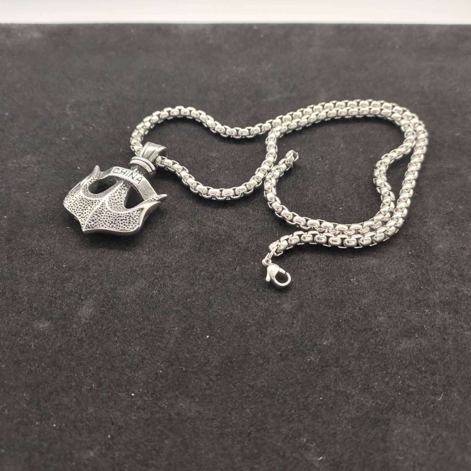 Square Pearl Necklace And Anchor Pendant Specification drawing