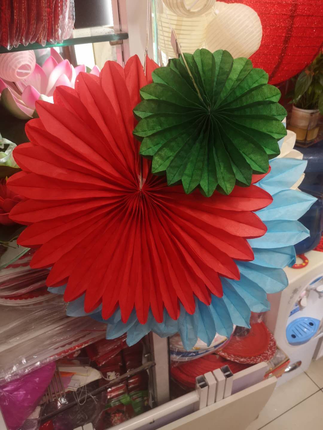 Folding fan flowers, regular circular Chinese-style decorative items with a Chinese trend