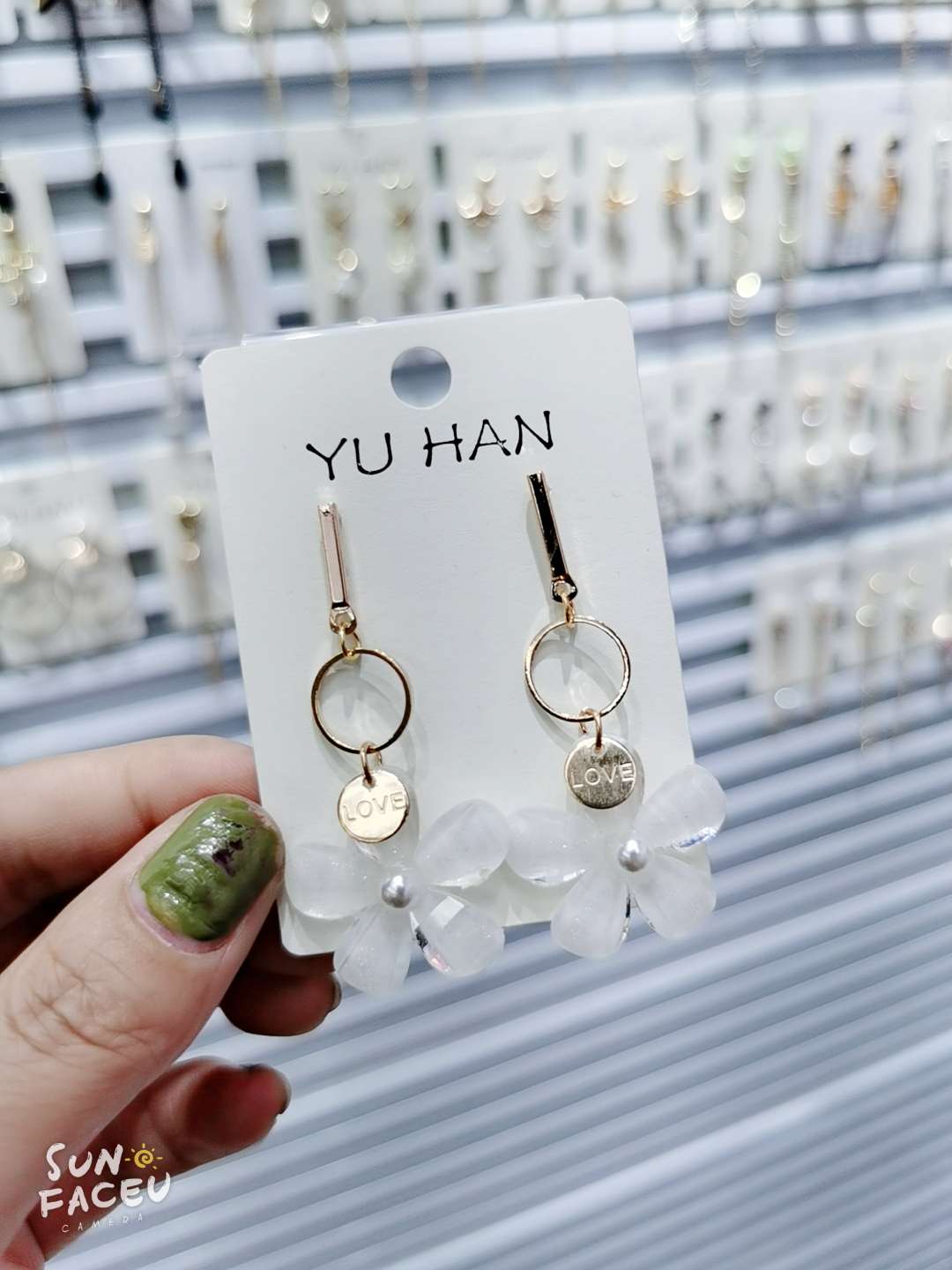 Resin 🌸 earrings 2020 new south Korean web celebrity female temperament earrings, individuality student stud earrings thumbnail