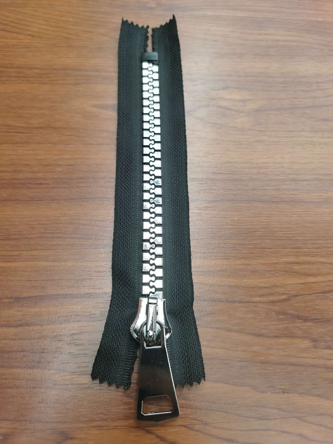 Shun Xin zipper no. 15 resin coated metal zipper open end closed end zipper can be customized to sample thumbnail