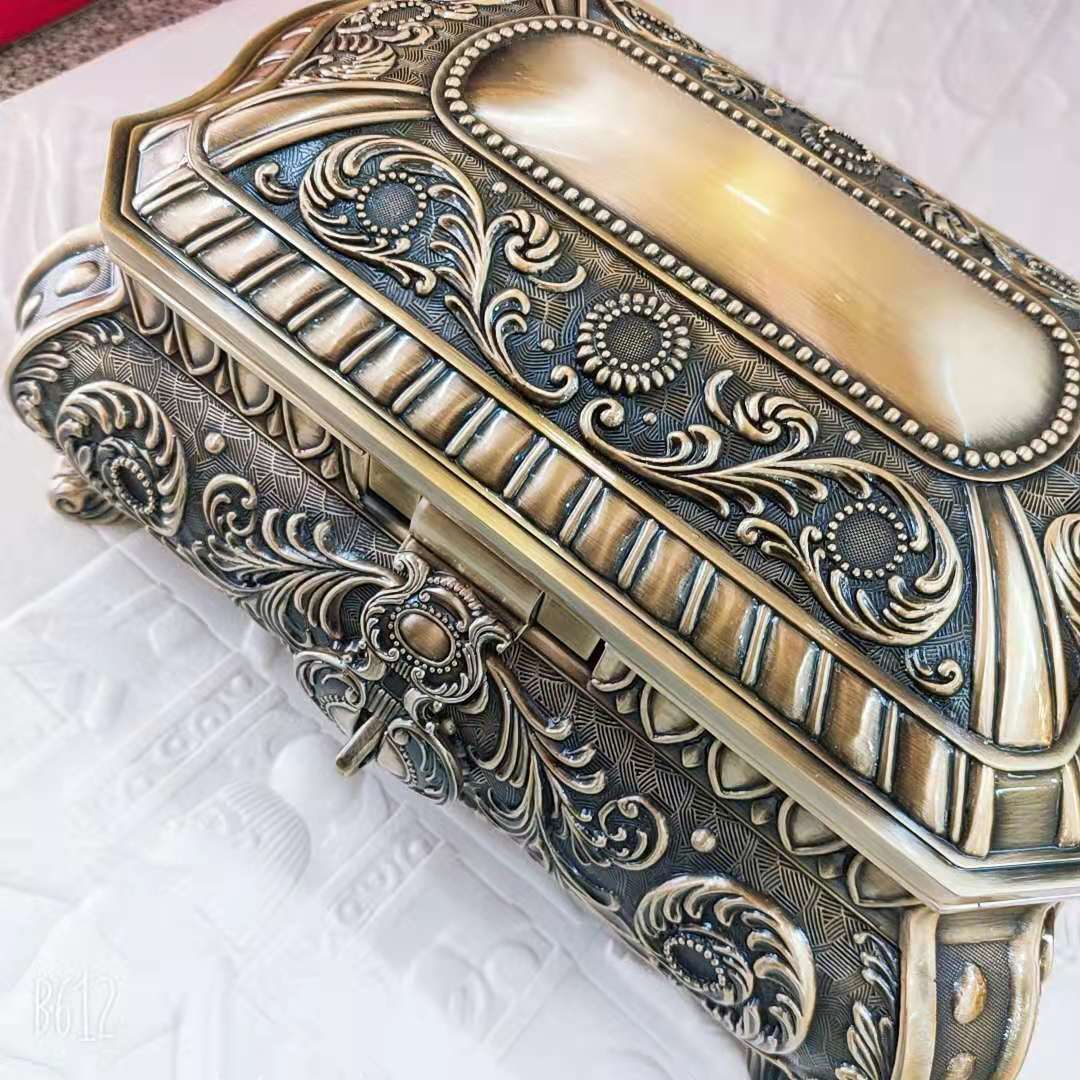 金属创意多层带锁百宝箱欧式复古海盗箱首饰收纳盒奢华特大珠宝盒