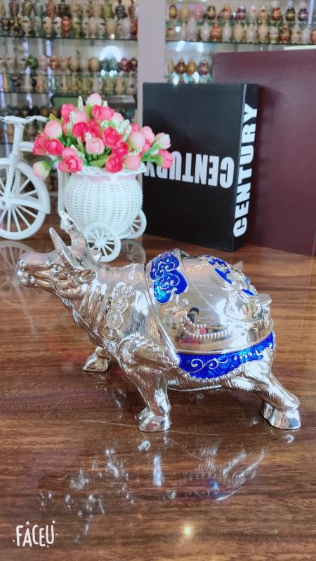 Antique bronze ox ashtray, retro new Chinese-style ashtray, home, living room, office, exuding an air of arrogance, metal ox ashtray details Picture