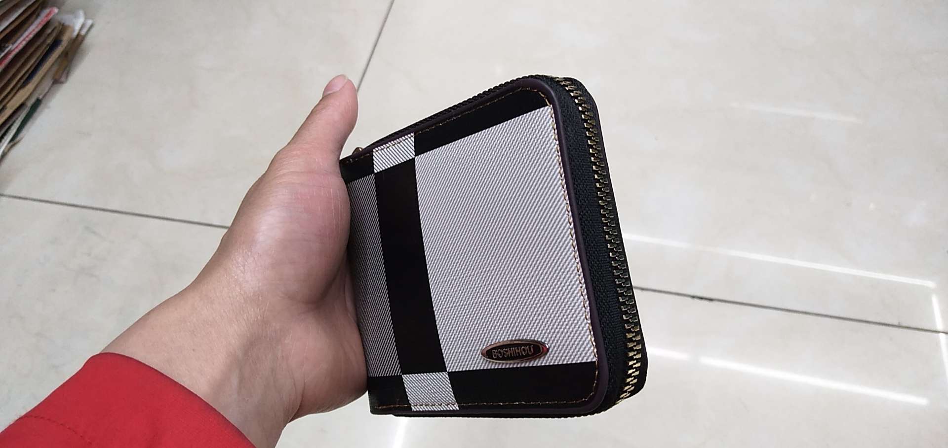 围拉链钱包，格子拉链钱包细节图