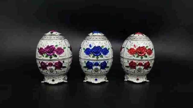 Zinc alloy home creative European-style Russian toothpick holder hand-pressed automatic living room retro metal toothpick box