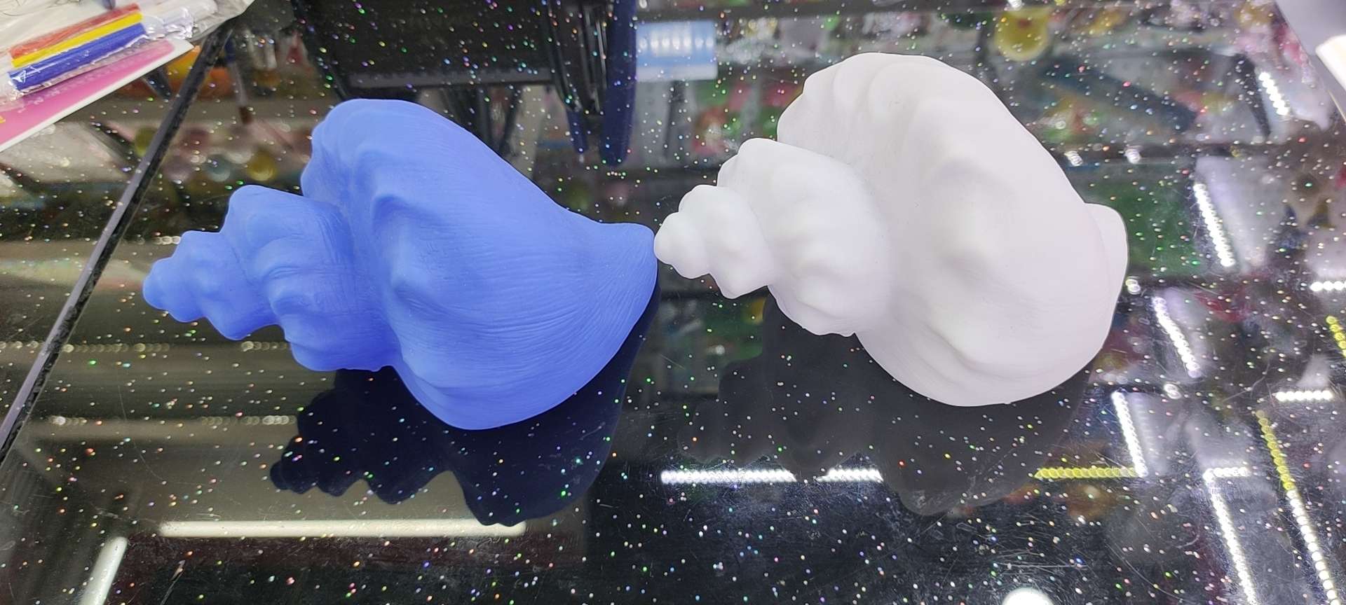 Small night light conch with different colored enamel thumbnail