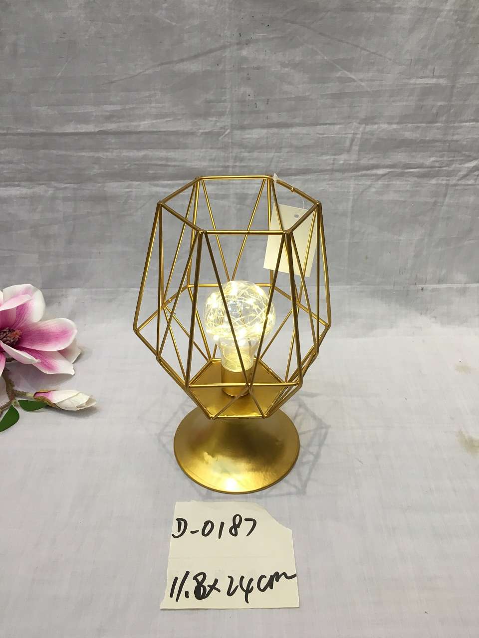 Gold creative wrought iron geometry Nordic iron home ornaments decoration bedroom bedside living room teahouse cafe LED light full figure